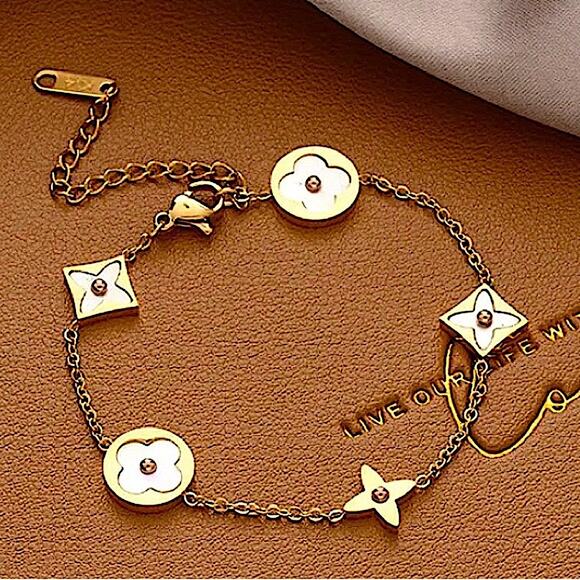 Gold Four Leaf Clover Bracelet, Charm, LV Luxury Chain Link Gift Gir… - Picture 2 of 8